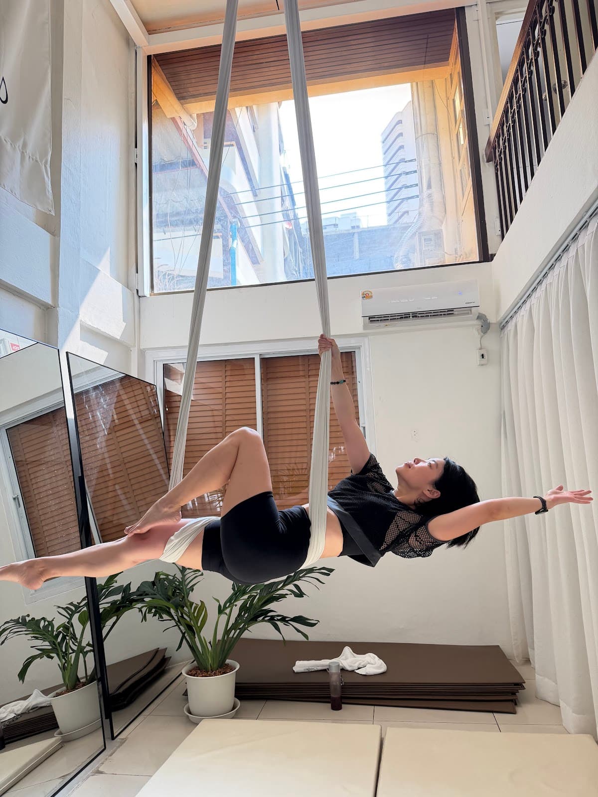 Humming Bird Studio Phrom Phong — photo 1