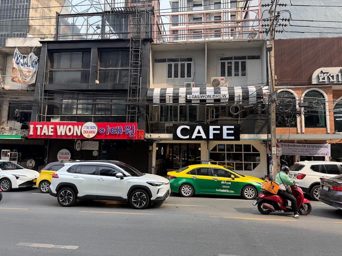 ITAEWON@EKKAMAI — photo 1