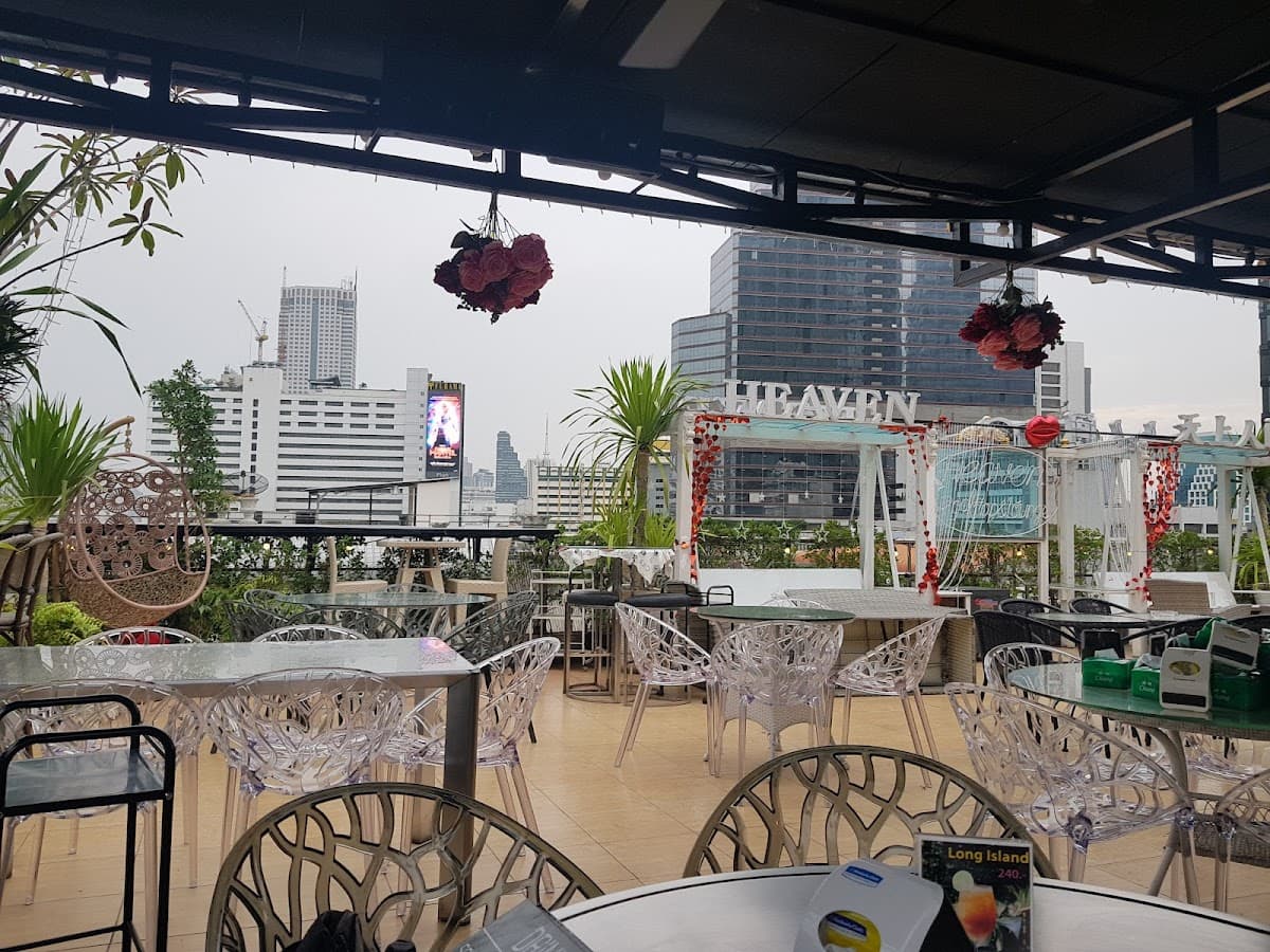 Heaven Rooftop Bar & Lounge — photo 1