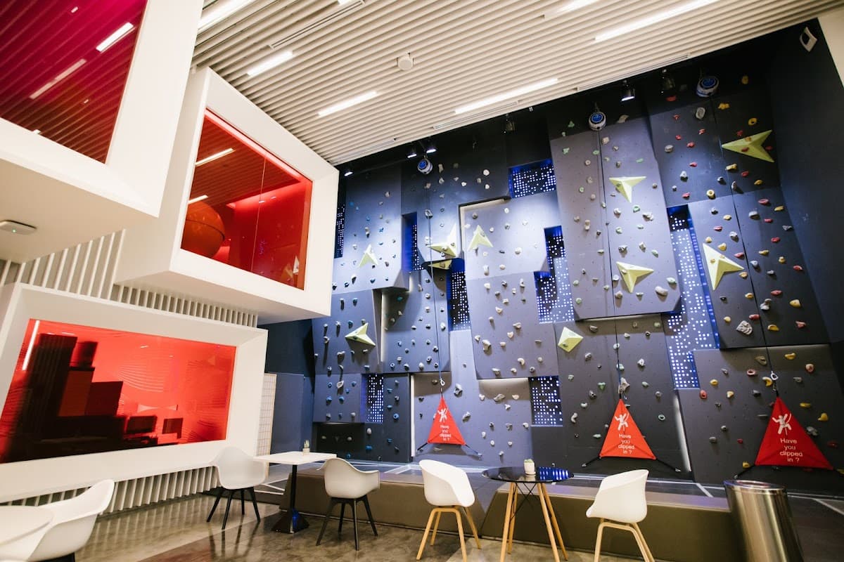 Virgin Active EmQuartier — photo 1