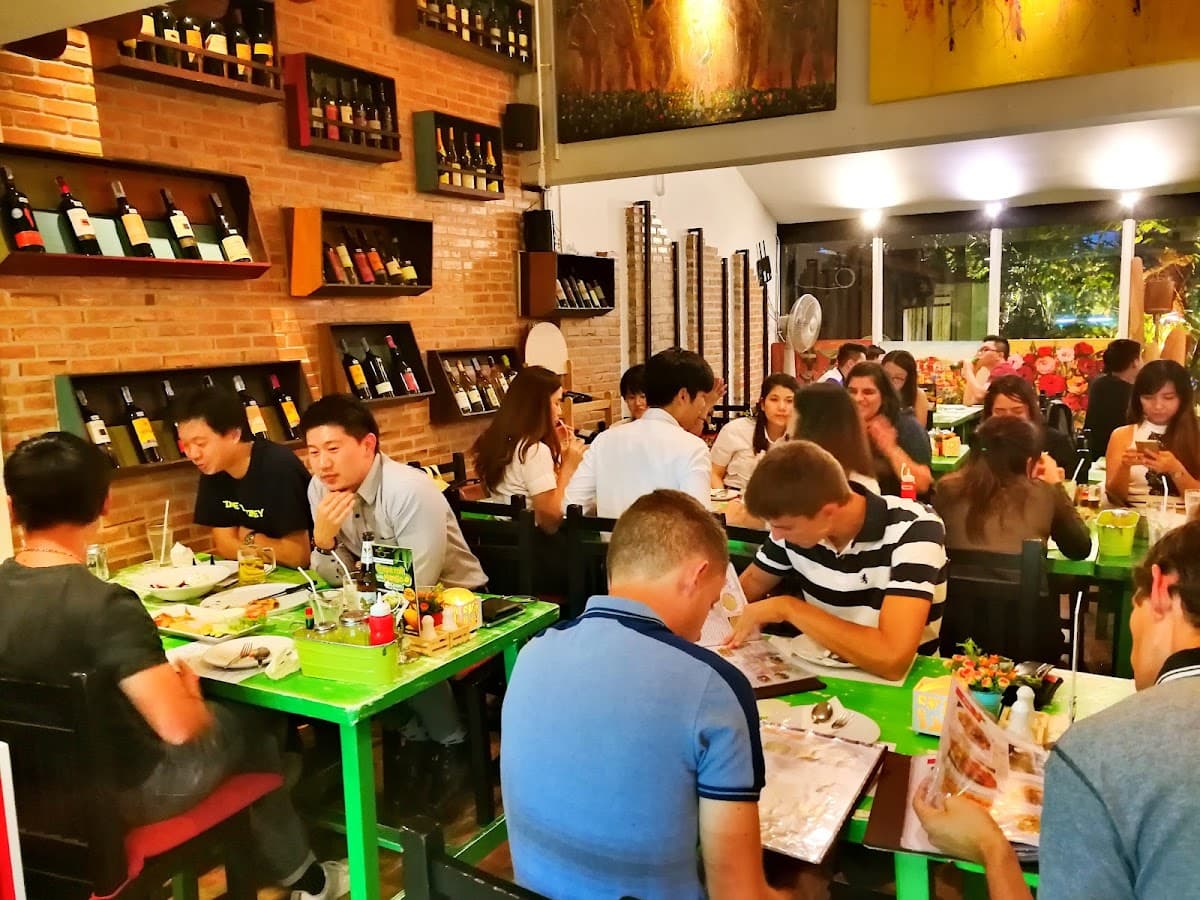 Madam Saranair Thai Food restaurant — photo 1