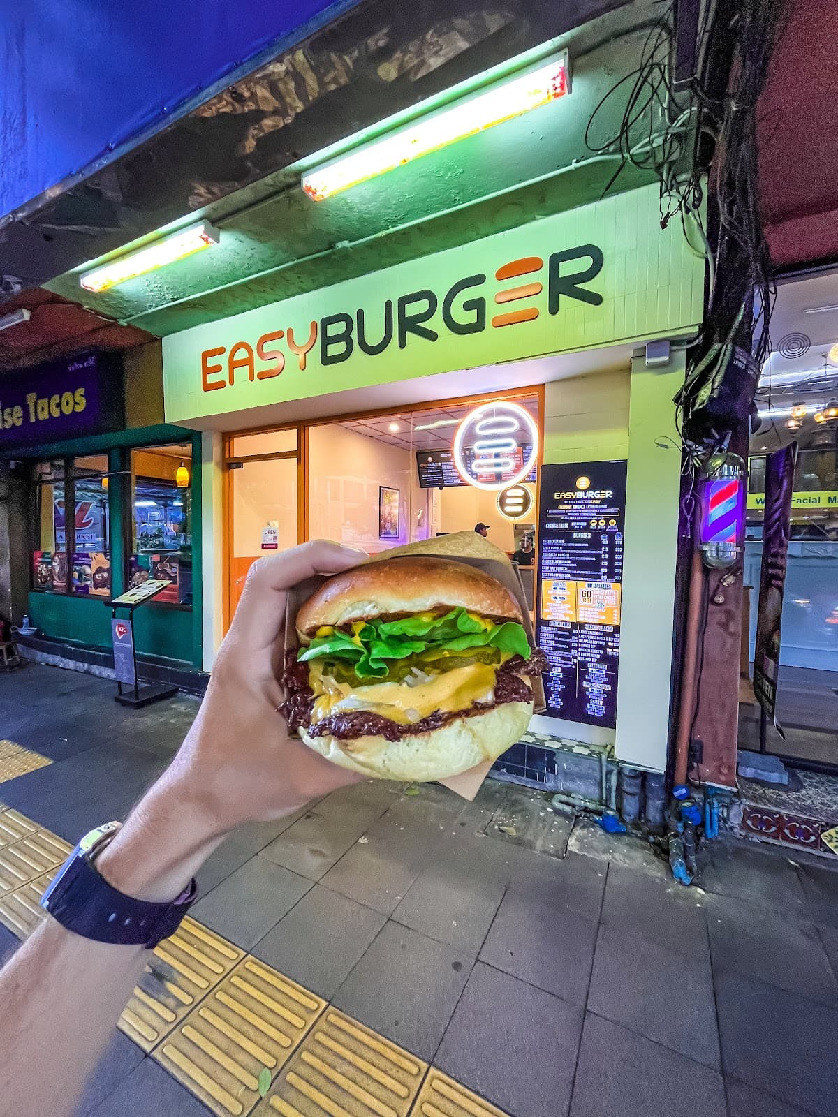 Easy Burger (Phrom Phong) — photo 1