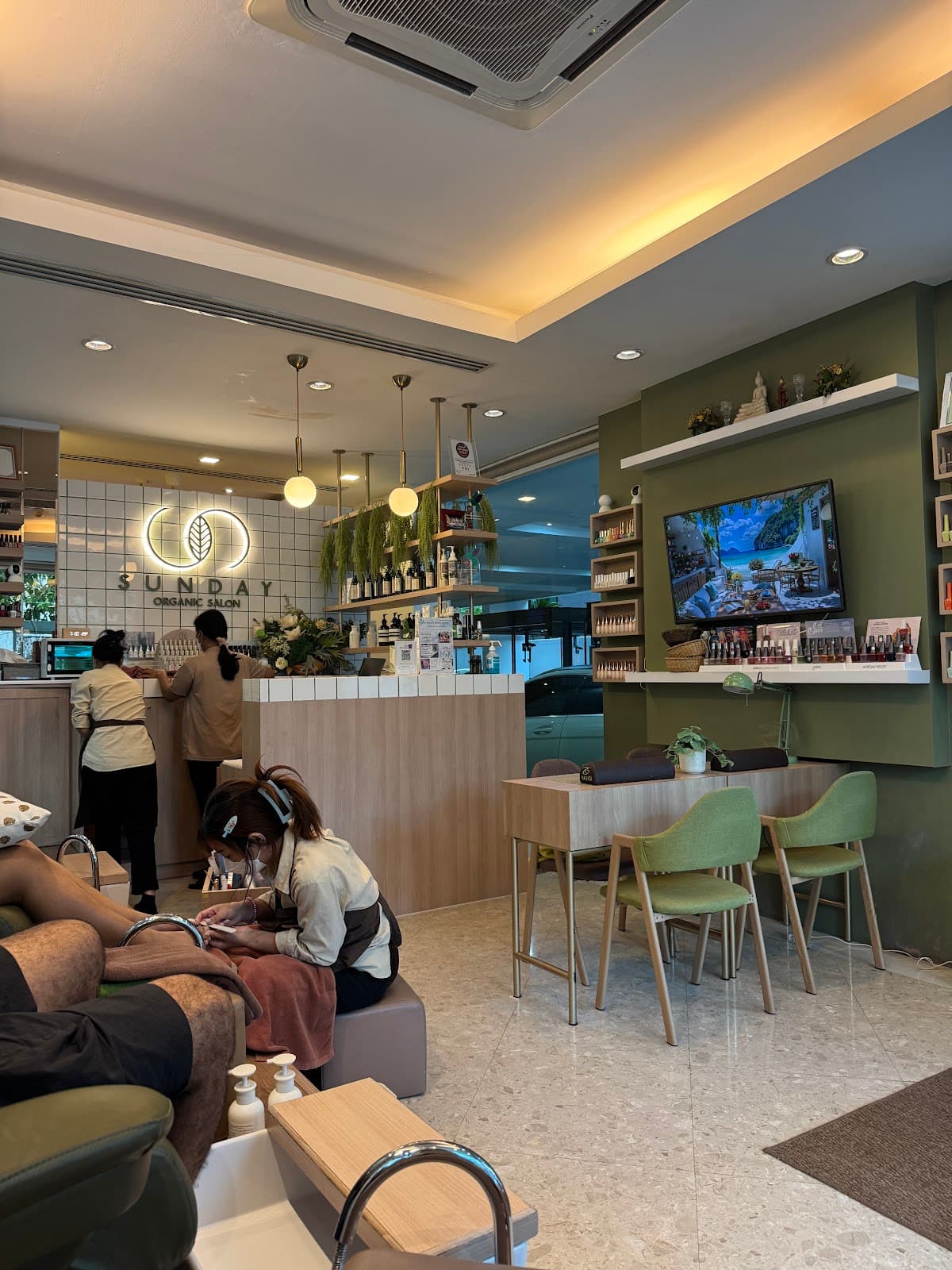 Sunday Organic Salon (SOS!) — photo 1