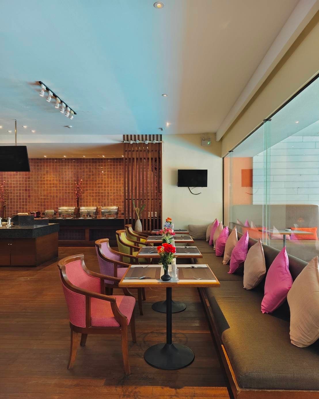 The Clove Kitchen & Bar @Journeyhub Bangkok Sukhumvit 26