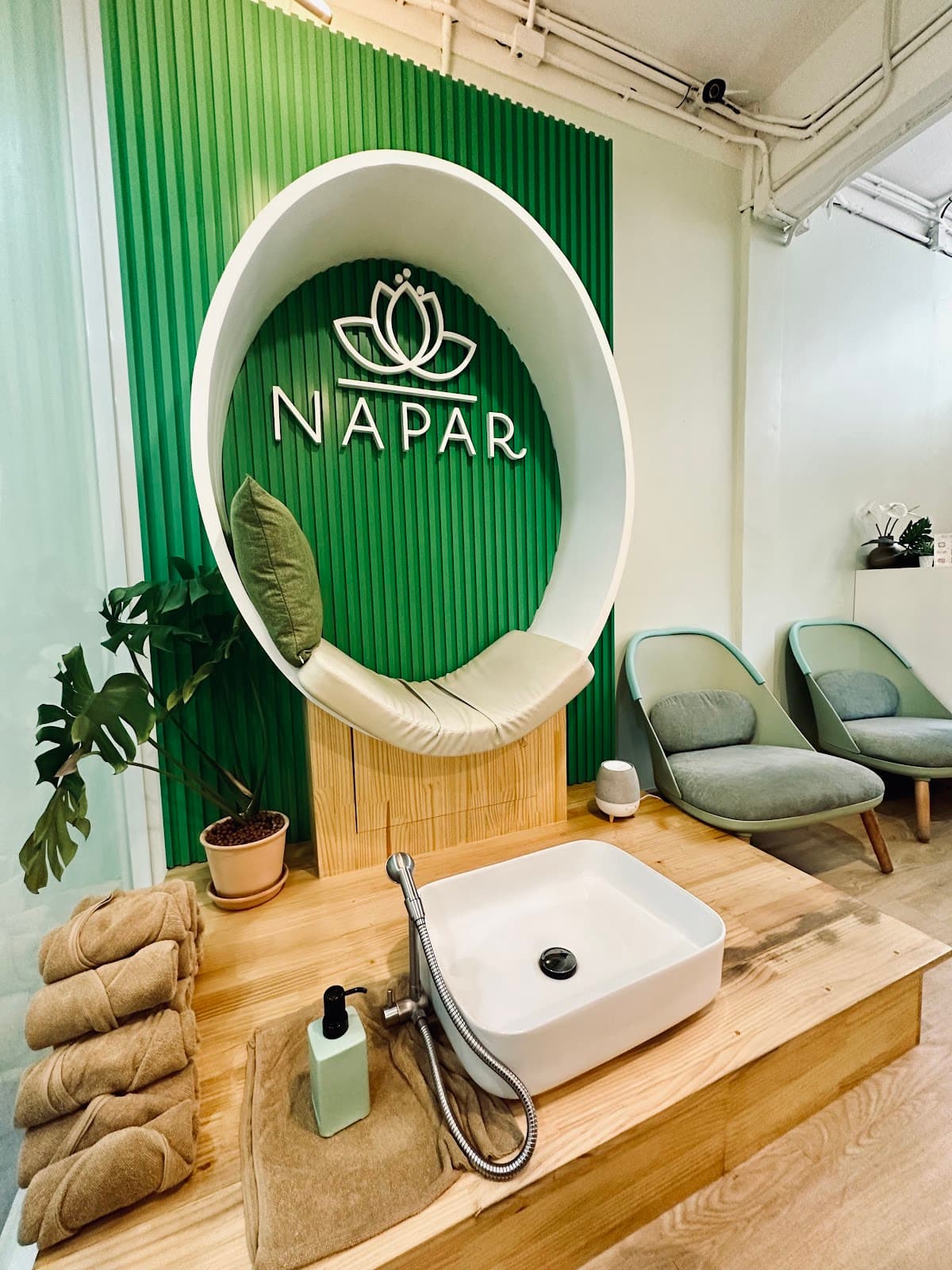 NAPAR Thai Massage @Sukhumvit 32 — photo 1